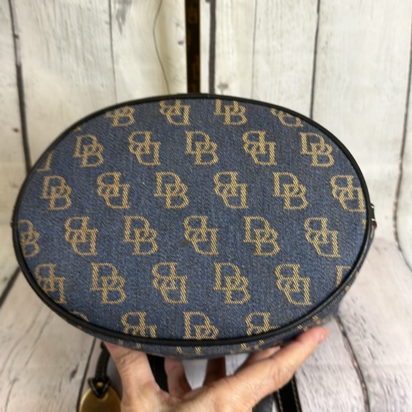 Dooney & Bourke denim north/south bucket bag - Picture 4 of 11